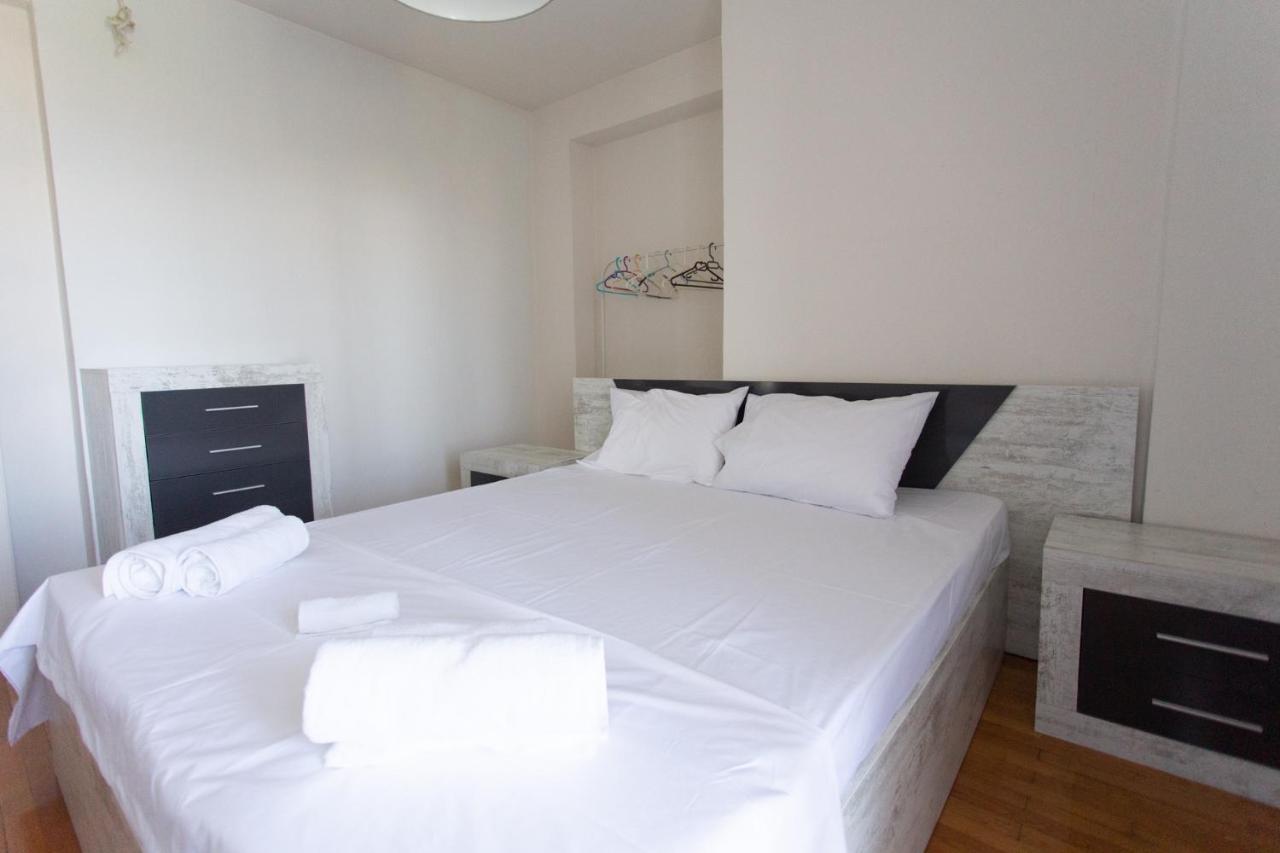 Τraditional Fully Detached Villa On A Luxurious Hillock Of Thessaloniki With Its Own Garden Also For Family & Wedding Gatherings For 10 To 25 People Only 15 Minutes From Airport Exterior foto